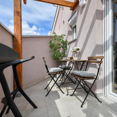 Modern Holiday Apartment "Libra" With Swimming Pool Posedarje Exterior photo